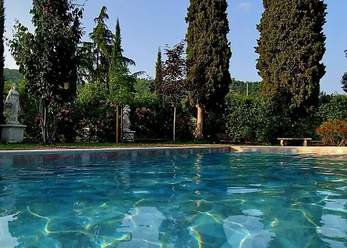 Carrara La Spada Nocleg ze śniadaniem *